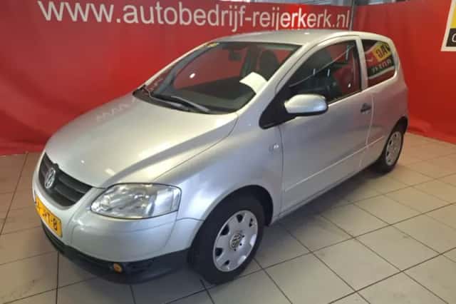 Volkswagen Fox (2009) thumbnail 2