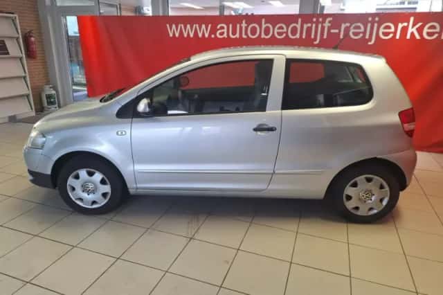 Volkswagen Fox (2009) thumbnail 3