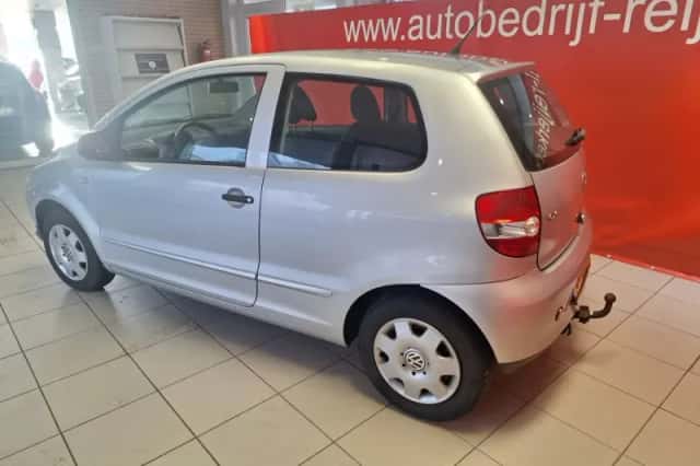 Volkswagen Fox (2009) thumbnail 4