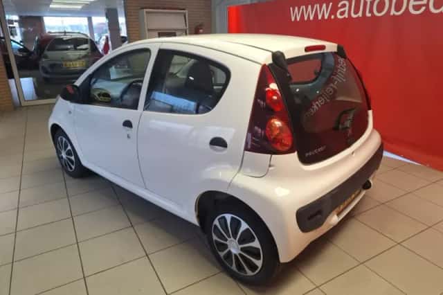 Peugeot 107 (2013) thumbnail 5