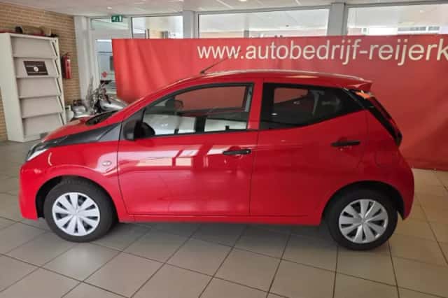 Toyota Aygo (2021) thumbnail 3