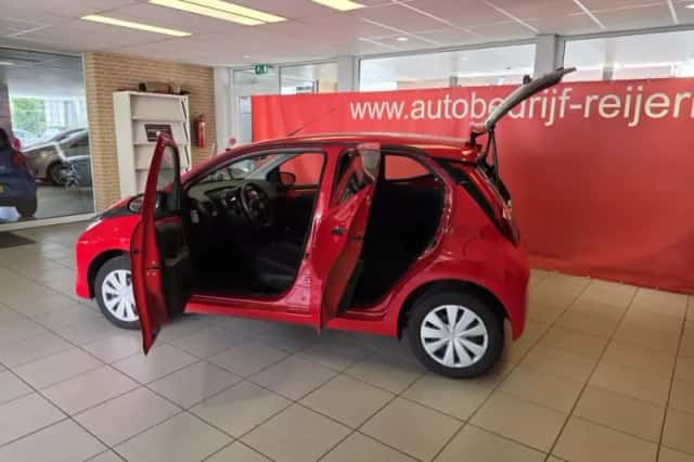 Toyota Aygo (2021) thumbnail 4