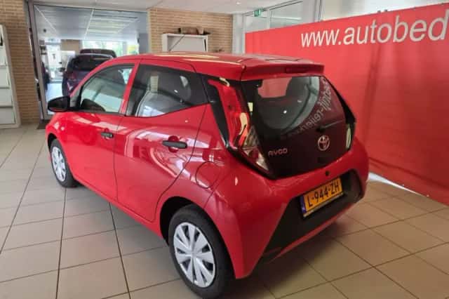 Toyota Aygo (2021) thumbnail 5