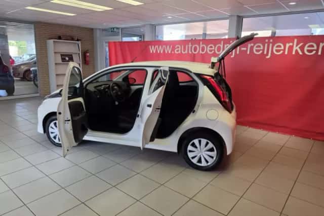 Toyota Aygo (2021) thumbnail 5