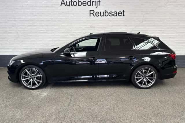 Audi A4 (2018) thumbnail 4