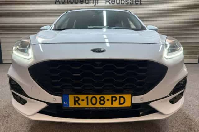Ford Kuga (2020) thumbnail 4