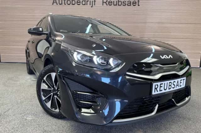 Kia Ceed (2023) thumbnail 2