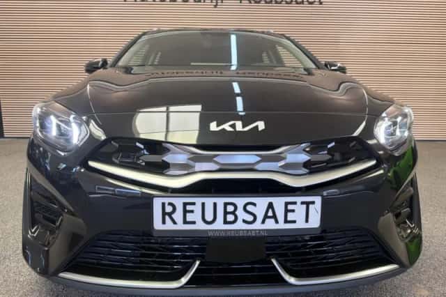 Kia Ceed (2023) thumbnail 4