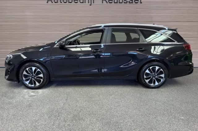 Kia Ceed (2023) thumbnail 5