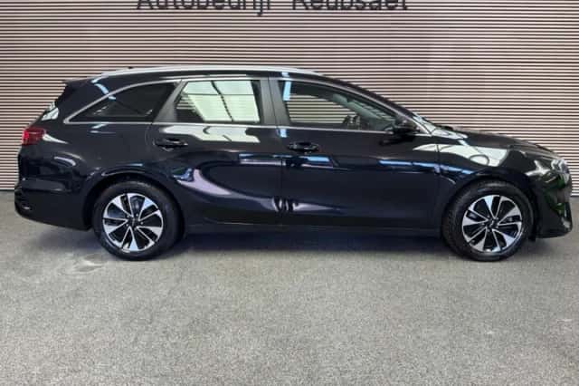 Kia Ceed (2023) thumbnail 6