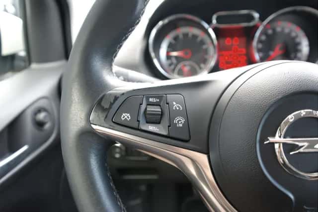 Opel Adam (2018) thumbnail 10