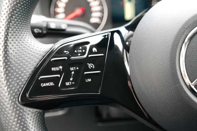Mercedes-Benz Vito (2024) thumbnail 12