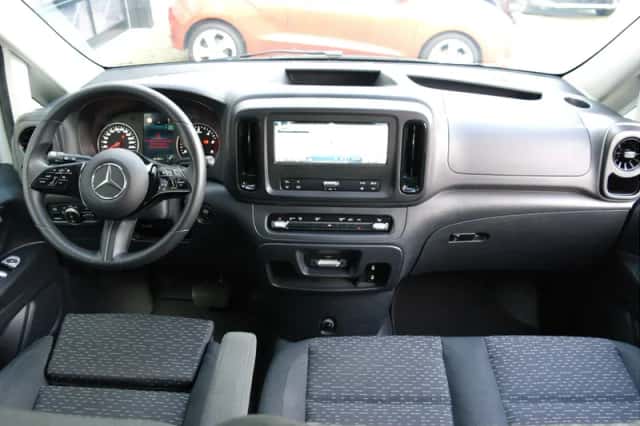 Mercedes-Benz Vito (2024) thumbnail 16