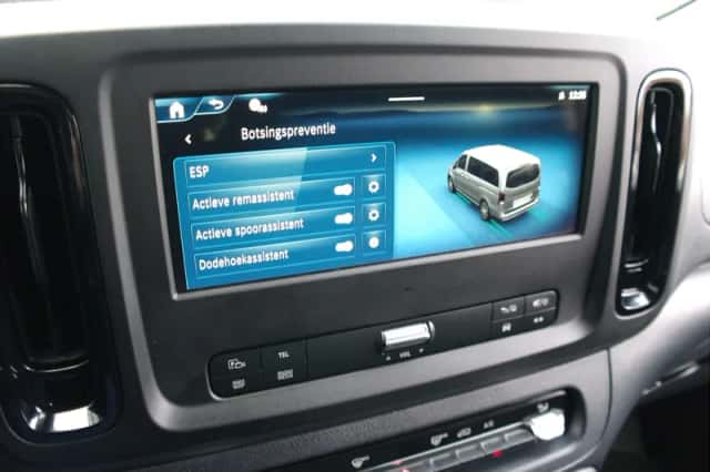 Mercedes-Benz Vito (2024) thumbnail 25