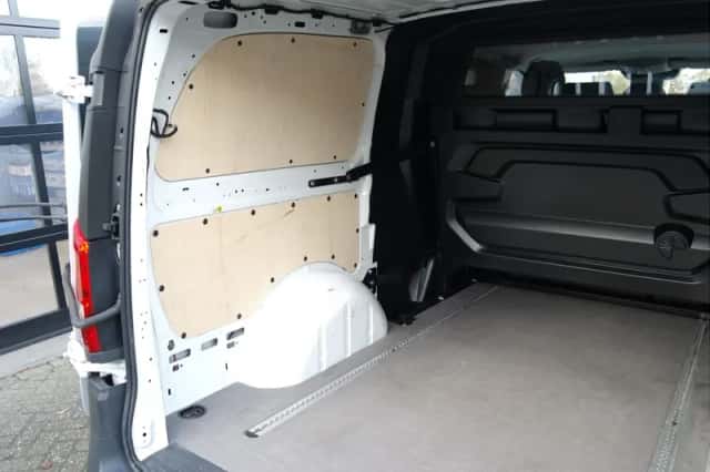 Mercedes-Benz Vito (2024) thumbnail 30