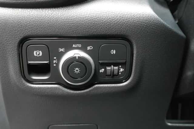 Mercedes-Benz Vito (2024) thumbnail 37