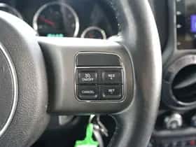 Jeep Wrangler (2013) thumbnail 14