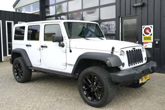 Jeep Wrangler (2013) thumbnail 1