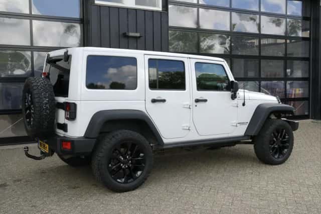 Jeep Wrangler (2013) thumbnail 4