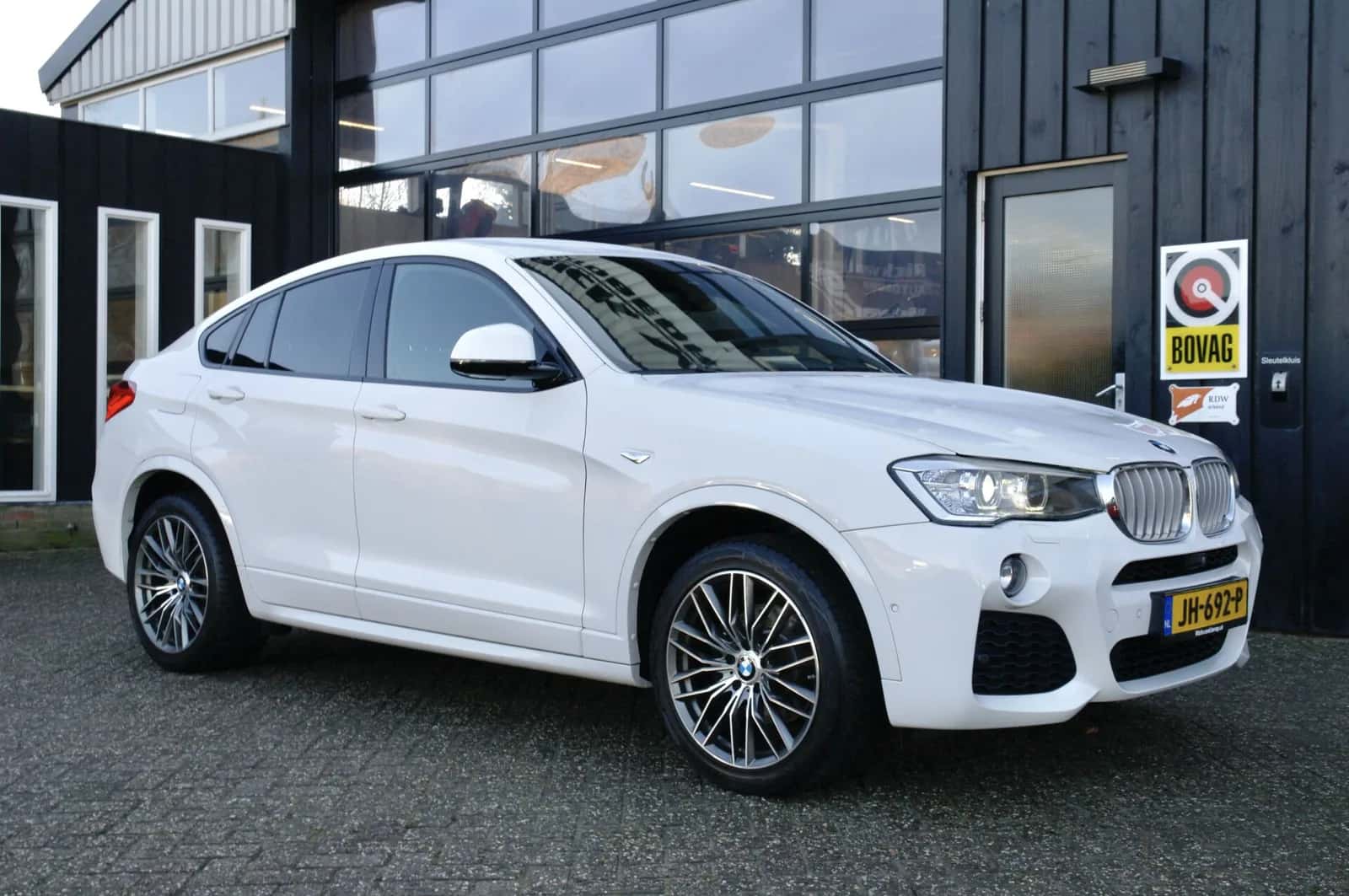 BMW X4 (2016) — foto 1