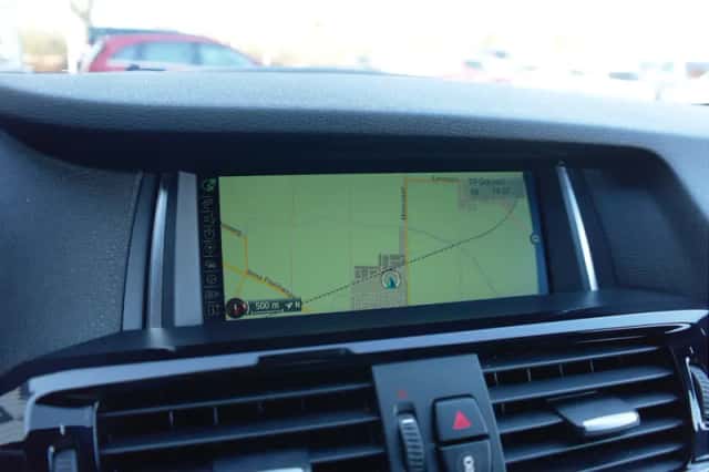 BMW X4 (2016) thumbnail 11