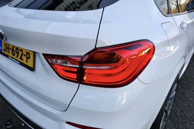 BMW X4 (2016) thumbnail 21