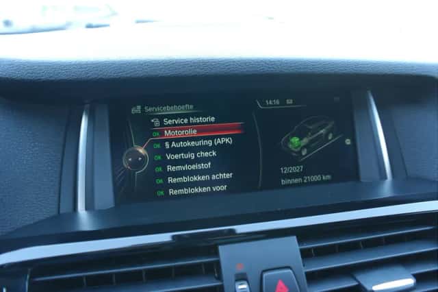 BMW X4 (2016) thumbnail 26