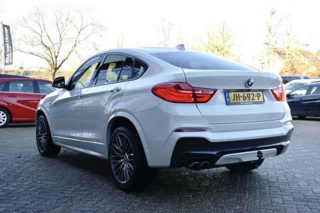 BMW X4 (2016) thumbnail 28