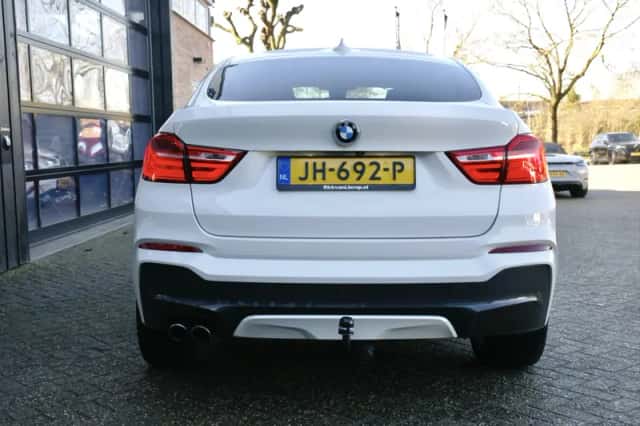 BMW X4 (2016) thumbnail 30