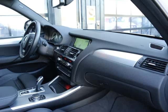 BMW X4 (2016) thumbnail 5