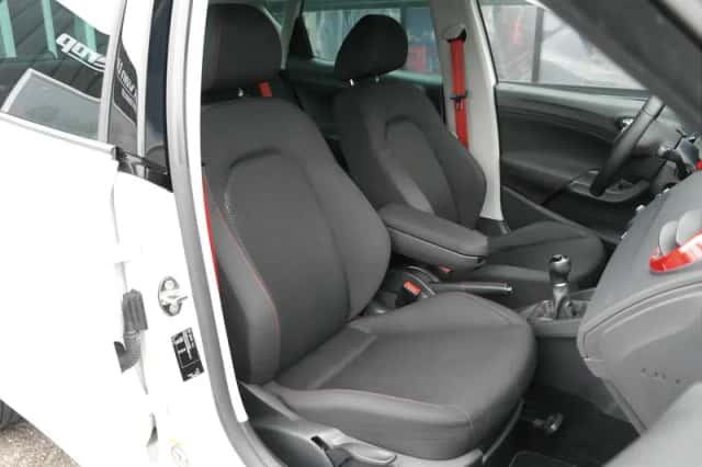 SEAT Ibiza (2017) thumbnail 2