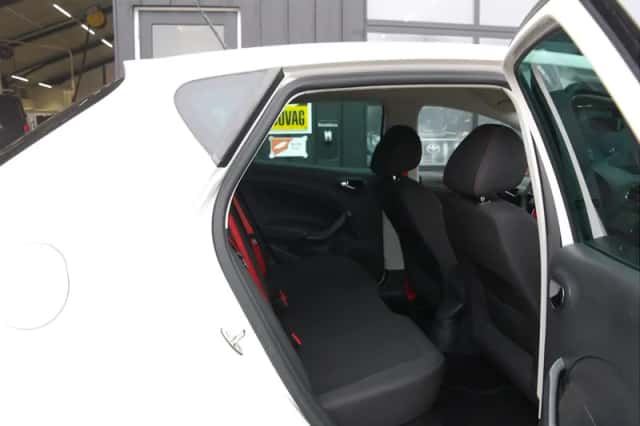 SEAT Ibiza (2017) thumbnail 34
