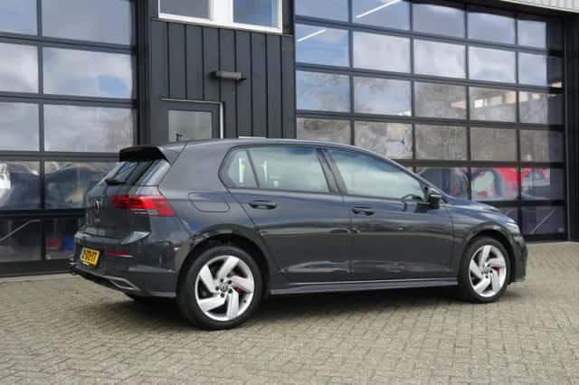 Volkswagen Golf (2021) thumbnail 3