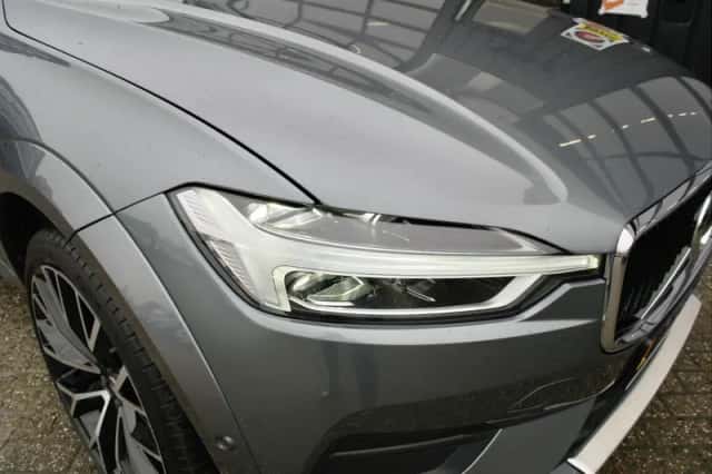Volvo XC60 (2020) thumbnail 7