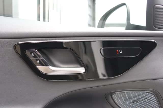 Mercedes-Benz C-Klasse (2022) thumbnail 35