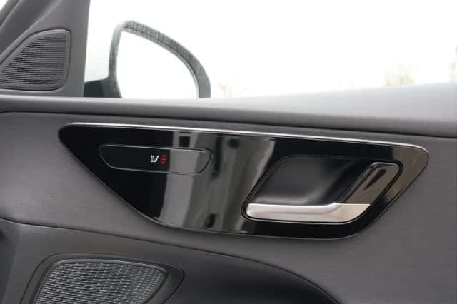 Mercedes-Benz C-Klasse (2022) thumbnail 37