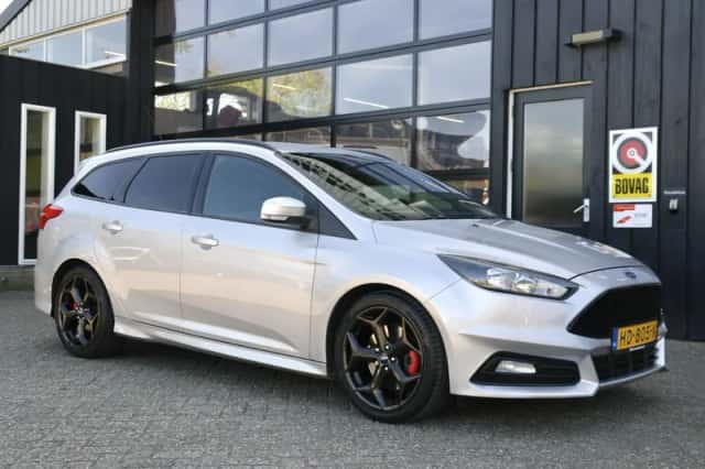 Ford Focus (2015) thumbnail 1