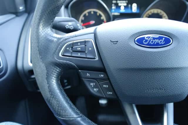 Ford Focus (2015) thumbnail 16