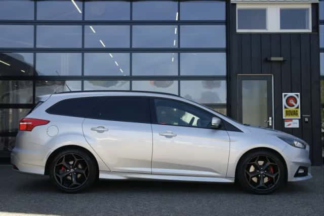 Ford Focus (2015) thumbnail 4