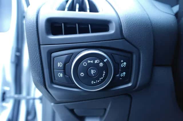Ford Focus (2015) thumbnail 32