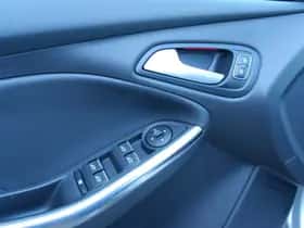 Ford Focus (2015) thumbnail 33