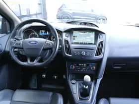 Ford Focus (2015) thumbnail 6