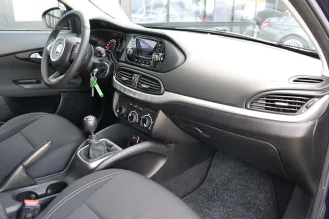 Fiat Tipo (2016) thumbnail 3