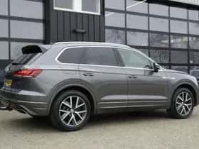 Volkswagen Touareg (2018) thumbnail 3