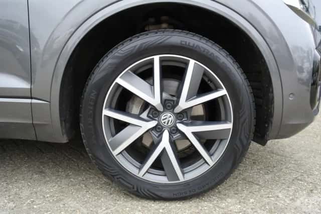 Volkswagen Touareg (2018) thumbnail 33
