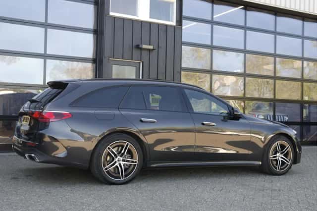 Mercedes-Benz E-Klasse (2023) thumbnail 3