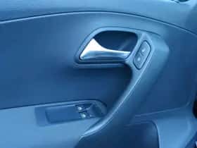 Volkswagen Polo (2011) thumbnail 11