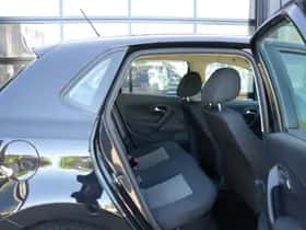 Volkswagen Polo (2011) thumbnail 19