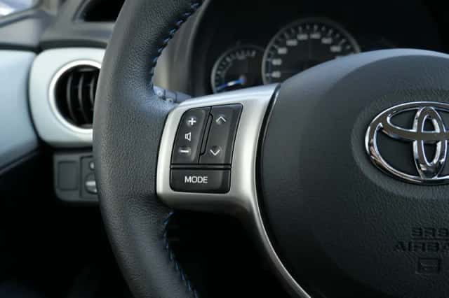 Toyota Yaris (2013) thumbnail 14