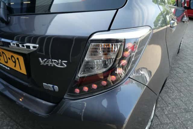 Toyota Yaris (2013) thumbnail 17